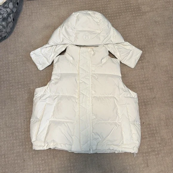 Lululemon White Puffer Vest - Size 6 - Picture 4 of 4